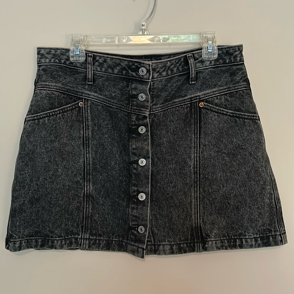 Abercrombie and Fitch Skirt Black Jean Denim Cut Off Size 14, 32 button women